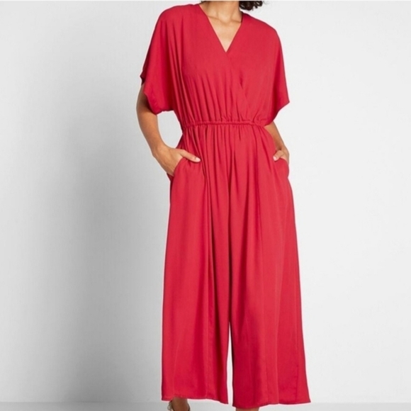 MODCLOTH Wide Leg Jumpsuit size XS Red NWT - Picture 1 of 16